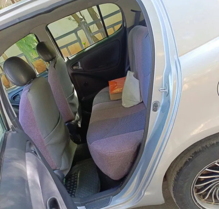 Toyota Vitz 2001 Automatic Hatchback – photo 4