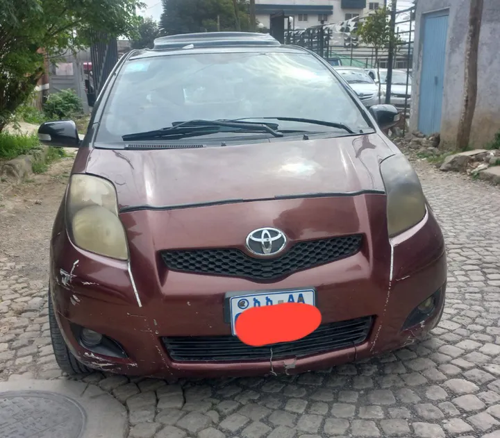 Toyota Yaris Compact 2010 Automatic – photo 3