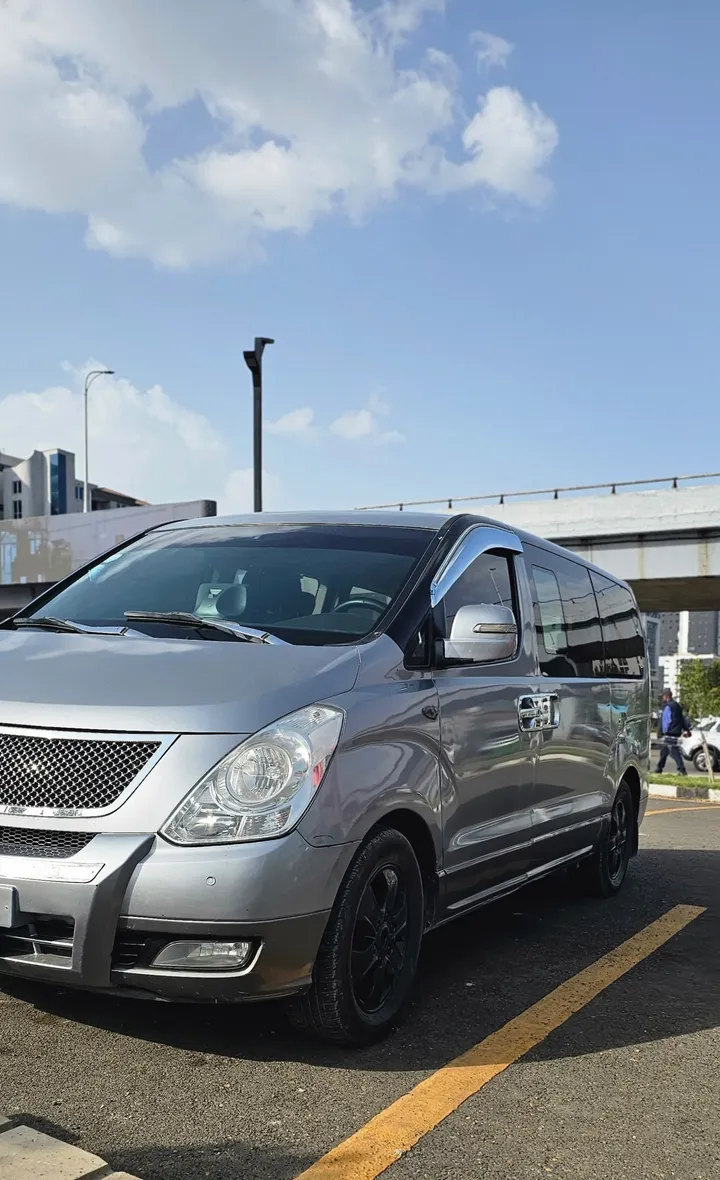 Hyundai Grand Starex 2014 Automatic – photo 4