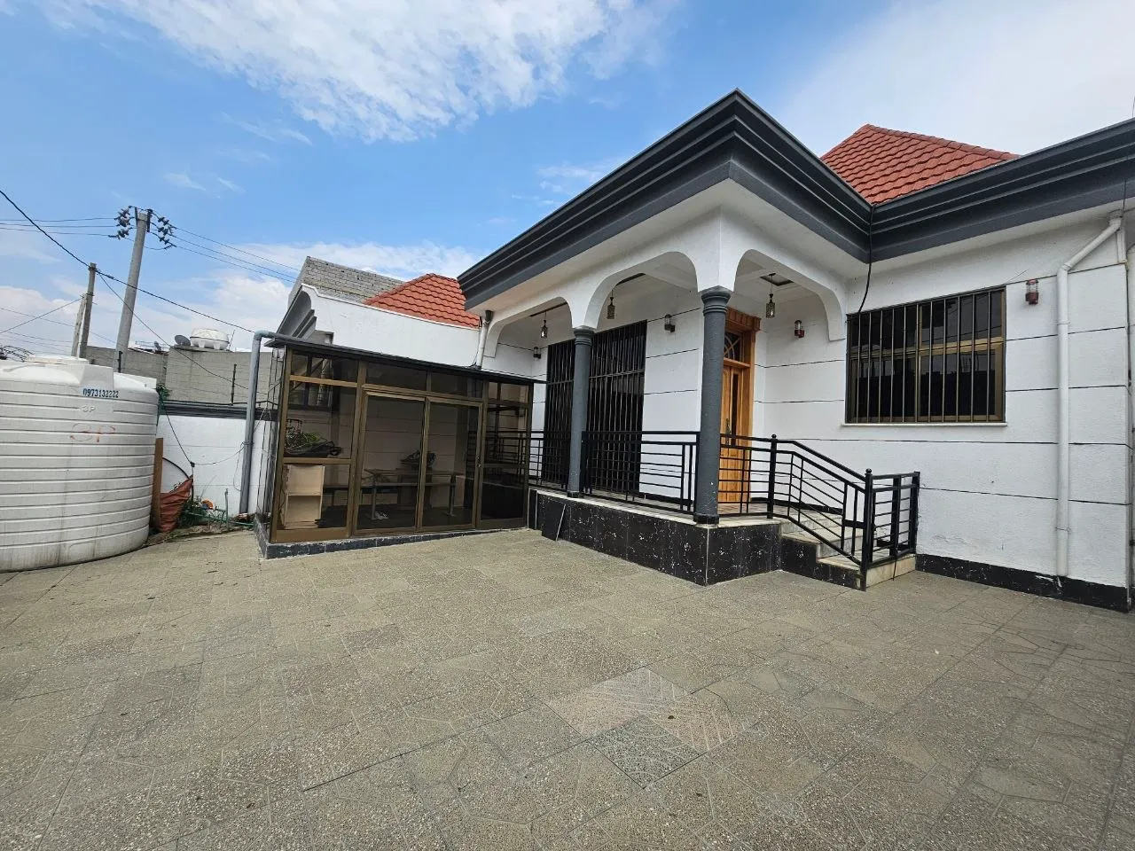 250 sqm Modern Villa Around Ayat – photo 3