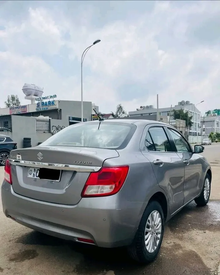 Suzuki Dzire 2022 Automatic – photo 4