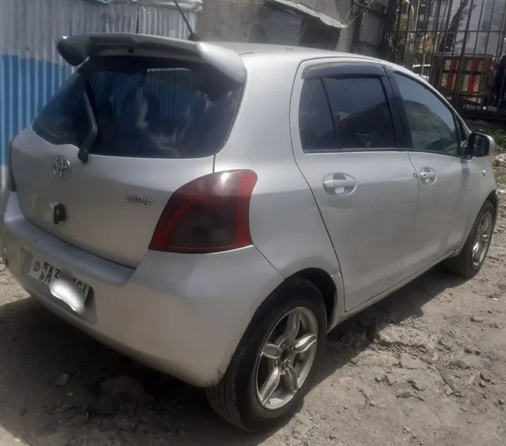 Toyota Yaris Compact 2007 – photo 3