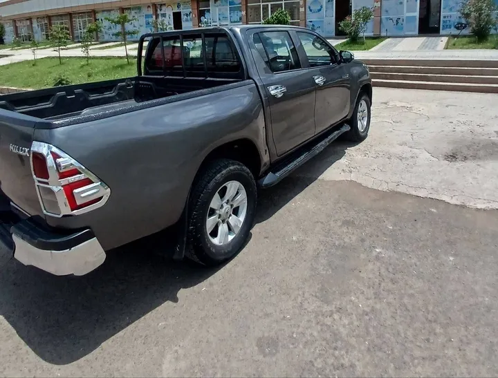 Toyota Revo Hilux 2017 4WD – photo 3