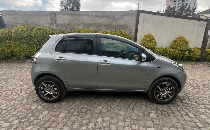 Toyota Compact 2006 Automatic – photo 3