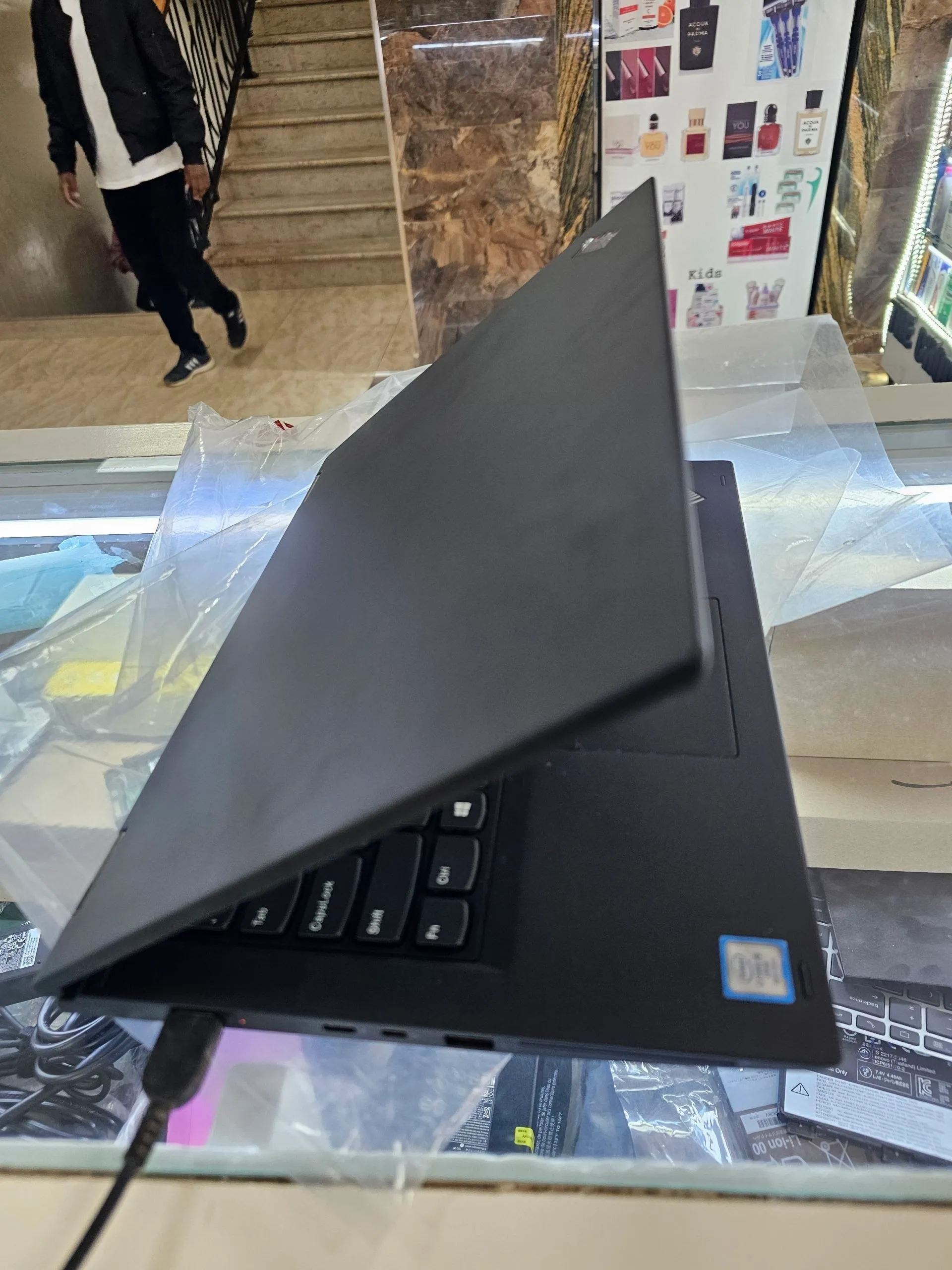 Lenovo Yoga 380 i5 Touch Laptop – photo 4