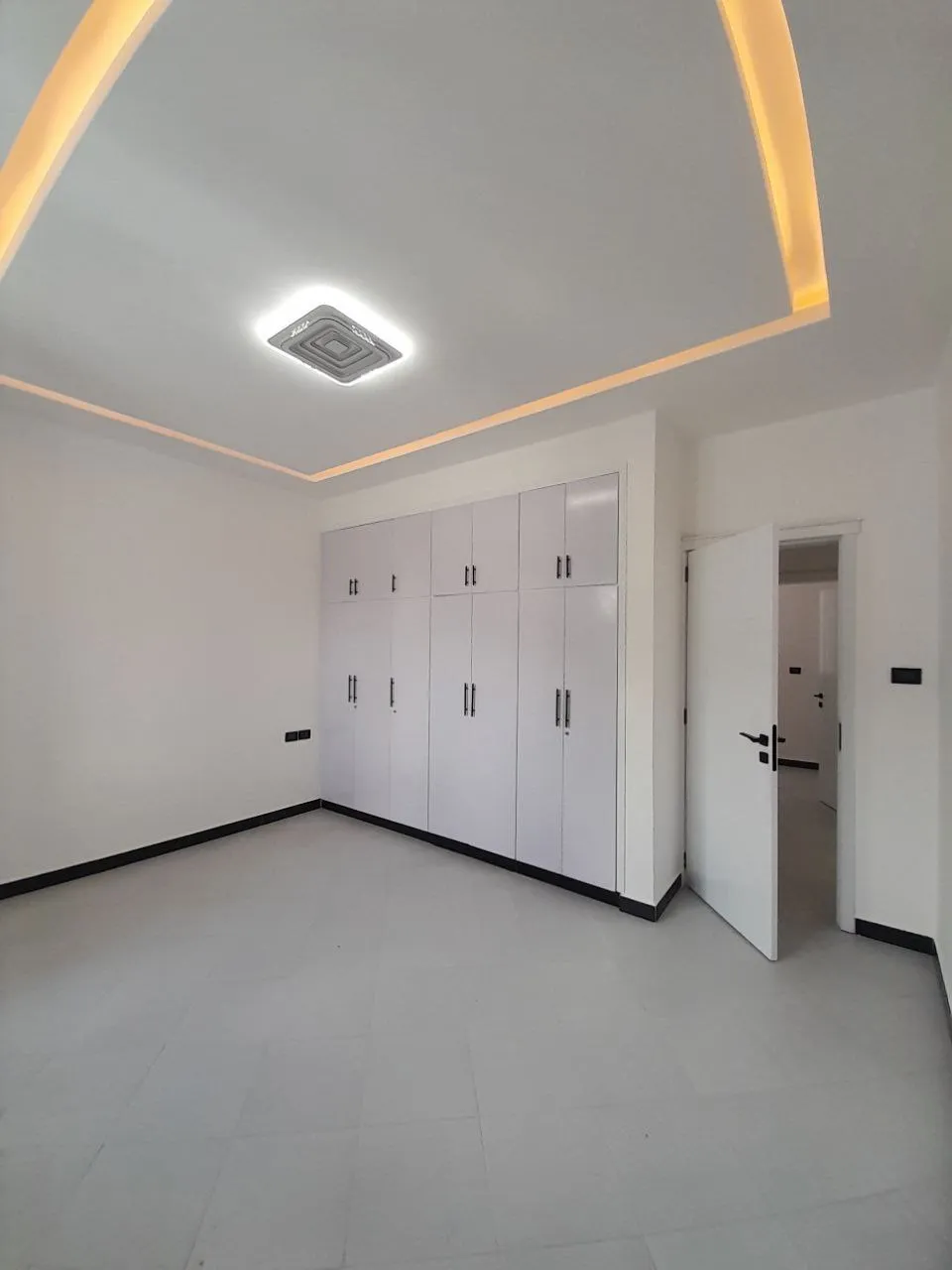 Modern 6-Bedroom Villa in Ayat – photo 7