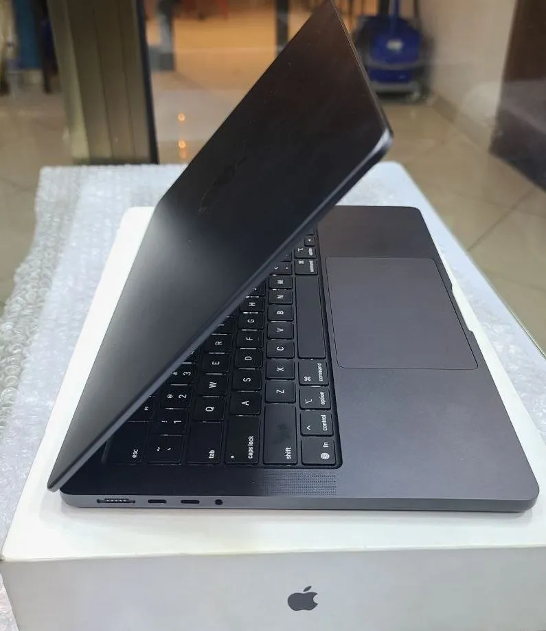 Apple MacBook Pro 14-inch M5 16GB 512GB – photo 3