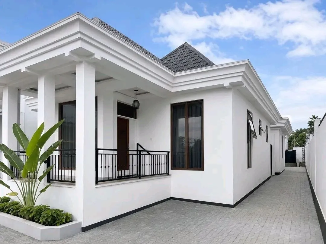 Modern 6-Bedroom Villa in Yerer – photo 4