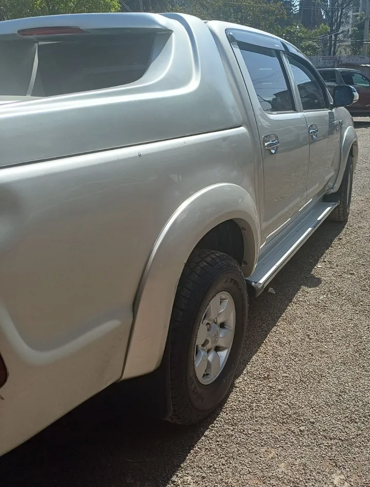 Toyota Hilux Double Cab 2010 – photo 4