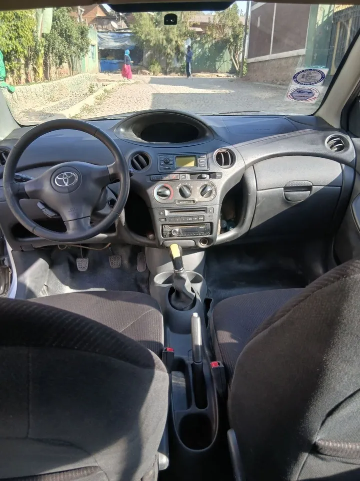 Toyota Vitz Yaris 2005 Manual – photo 5