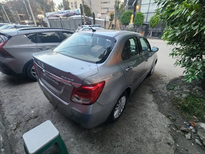 Suzuki Dezire 2021 Silver Automatic – photo 4