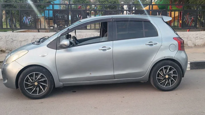 Toyota Yaris Compact 2007 Automatic – photo 3