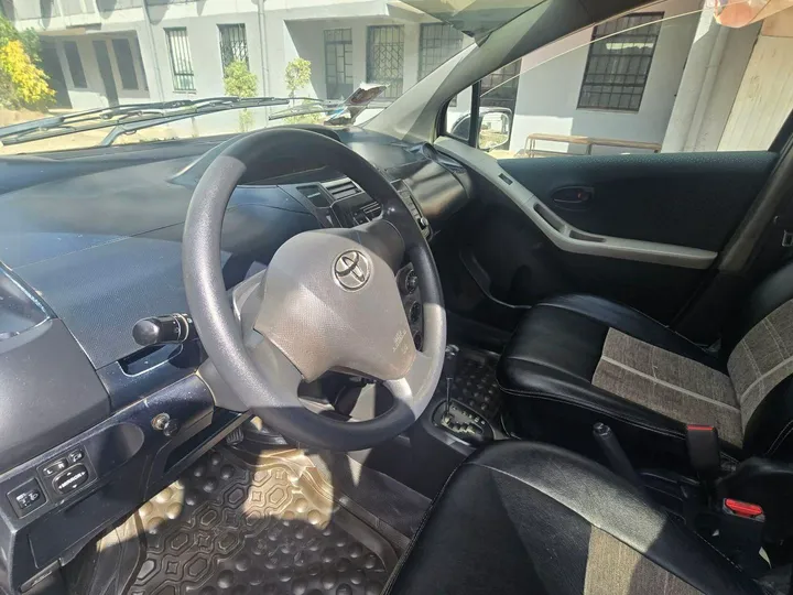 Toyota Yaris Compact 2007 Automatic – photo 3