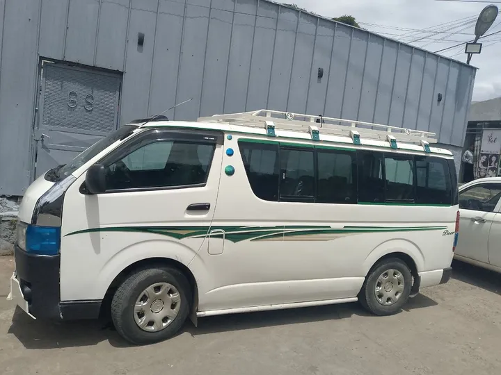2007 Toyota Hiace Van – photo 3