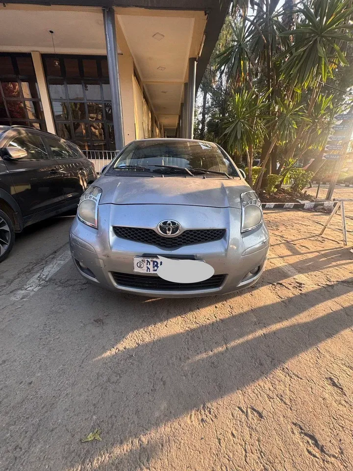 Toyota Yaris Compact 2009 Automatic – photo 7
