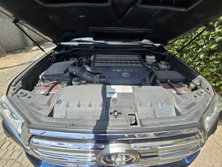 Toyota Land Cruiser V8 VXR 2017 – photo 8