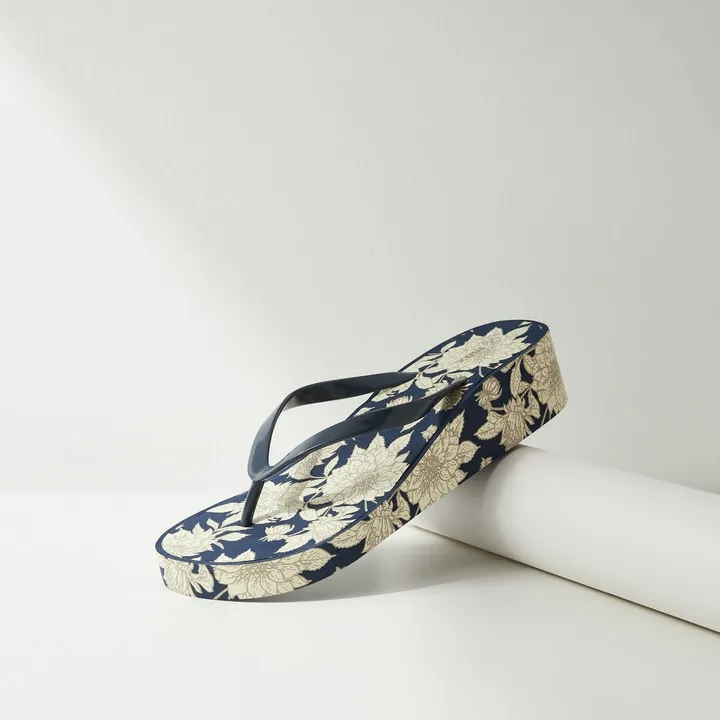 MAX Floral Print Flip Flops – photo 3