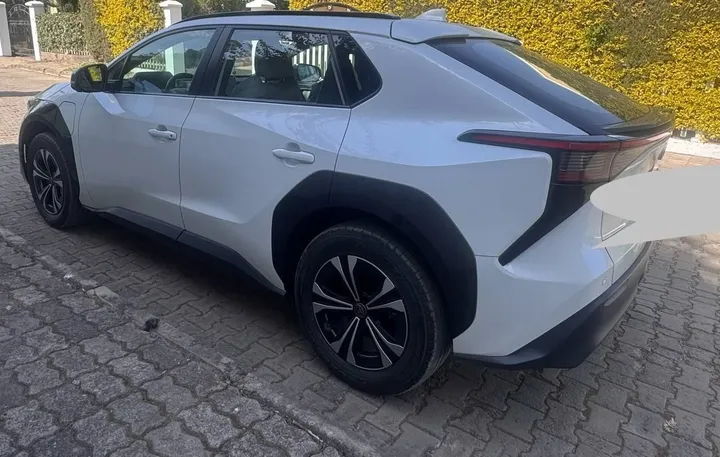 Toyota Bz4X 2023 Electric SUV – photo 5