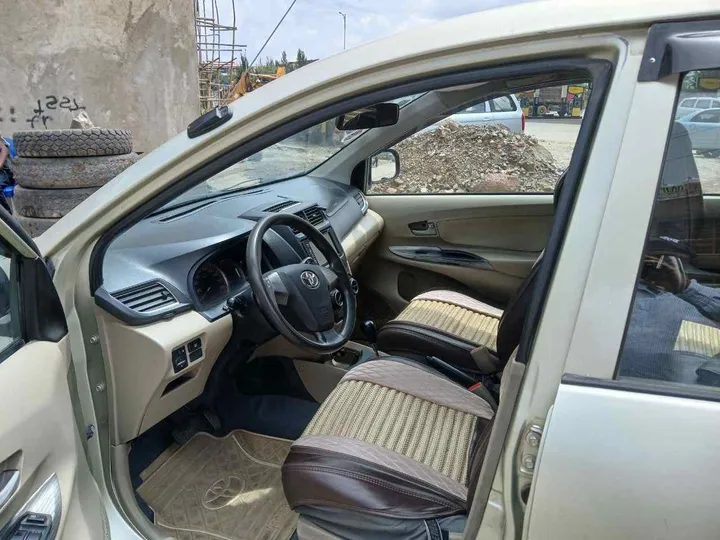 Toyota Avanza 2013 Automatic – photo 4