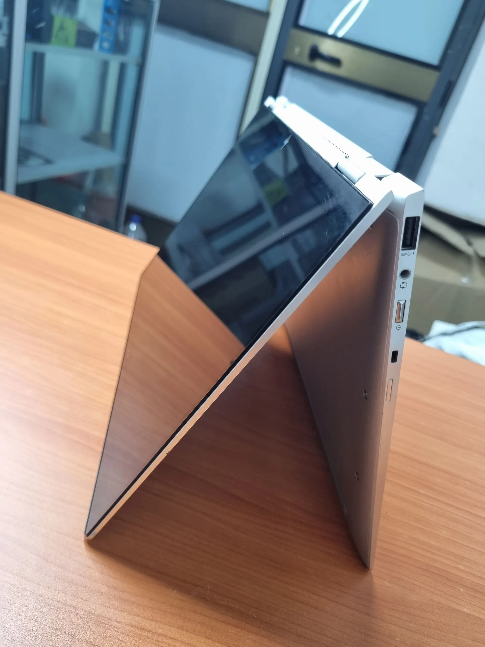 HP Elitebook 1040 G5 X360 – photo 6