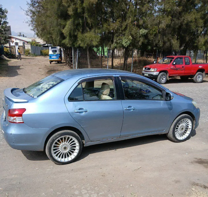 Toyota Yaris Belta 2010 Automatic – photo 4