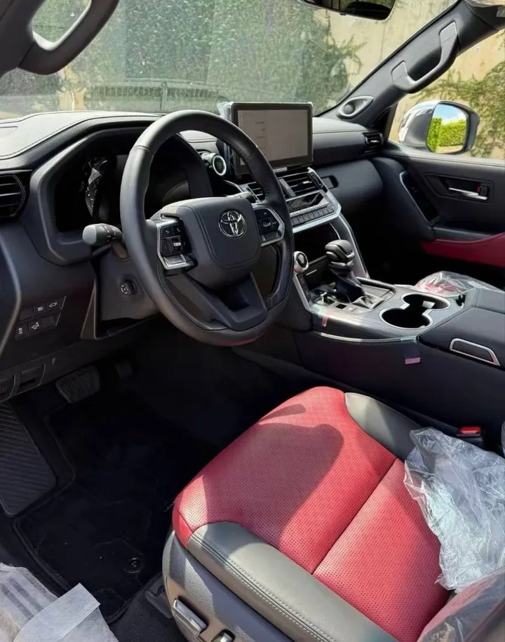Toyota Landcruiser V6 VXR 2024 – photo 3