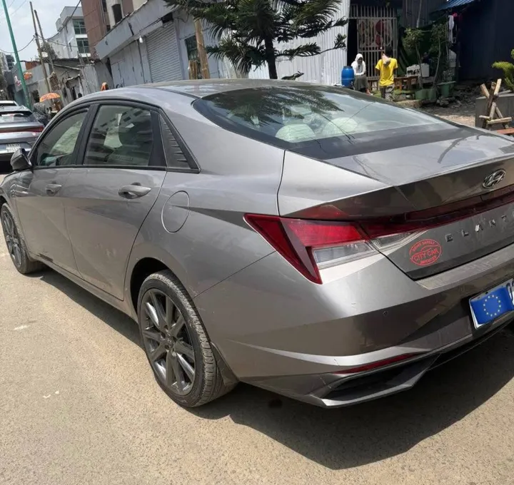 Hyundai Elantra 2022 Automatic – photo 5