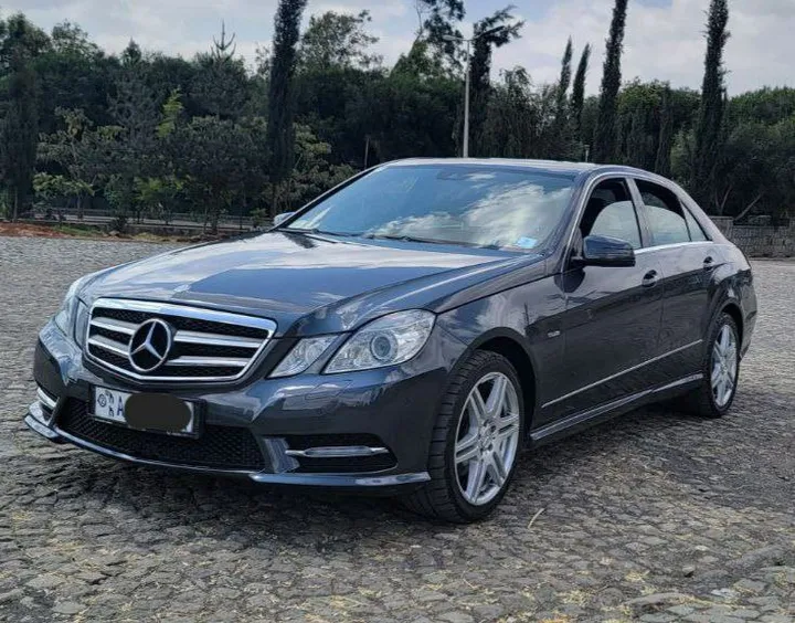 Mercedes-Benz E-Class E200 2013 – photo 8