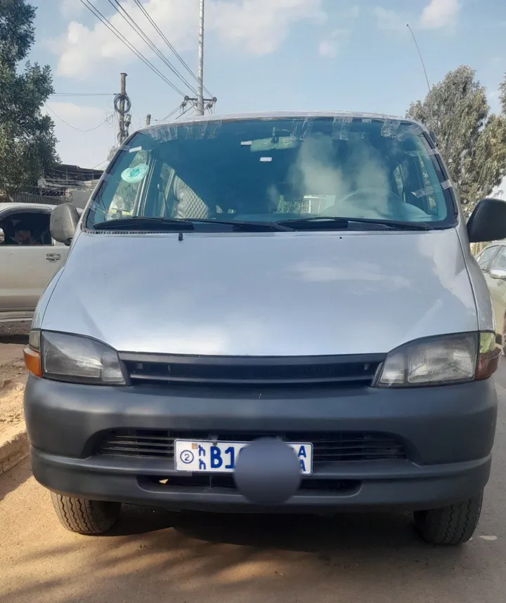 Toyota Dolphin 2L Half Van 1998 – photo 6