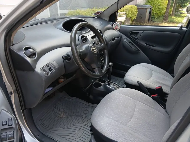 Toyota Vitz 2002 Automatic – photo 5