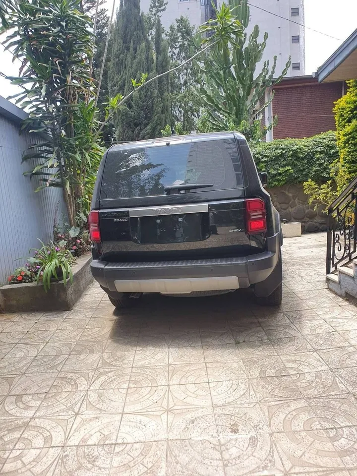 2025 Toyota Prado Plug-in Hybrid – photo 3