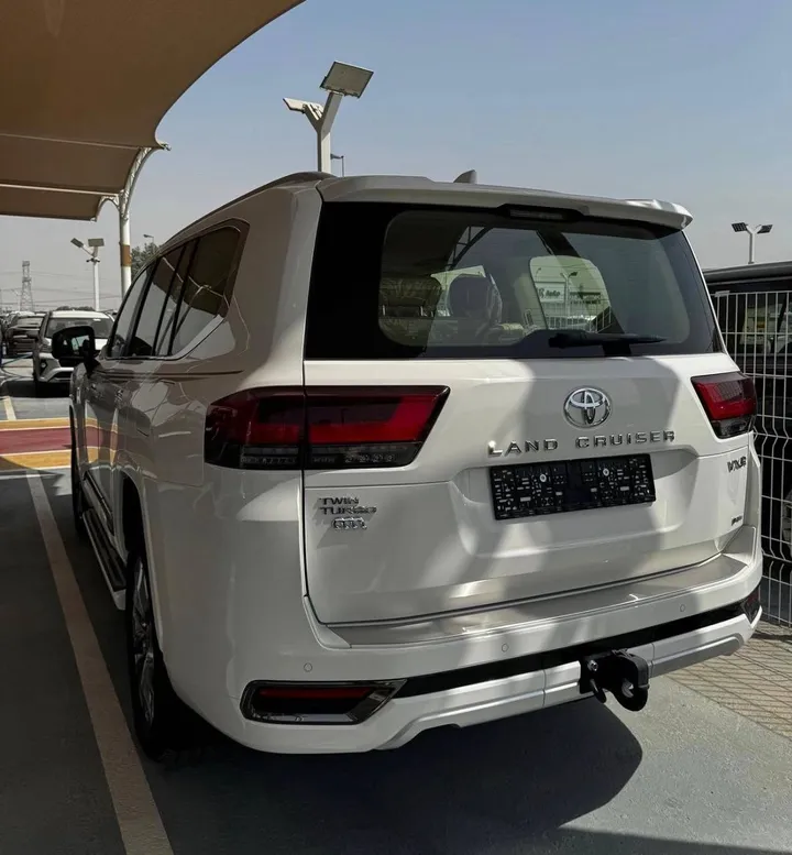 Hybrid Toyota Land Cruiser VXR 2025 – photo 3