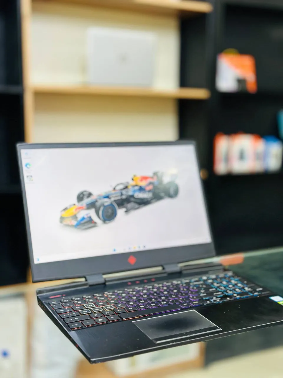 HP Omen 15 i7 GTX 1650 Laptop – photo 3