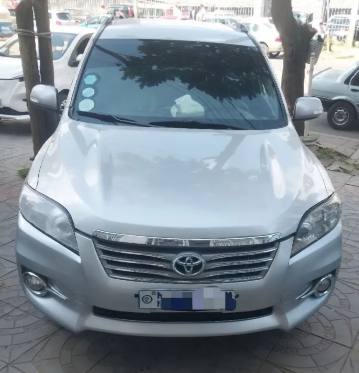 Toyota RAV4 2010 2.0L Automatic – photo 5
