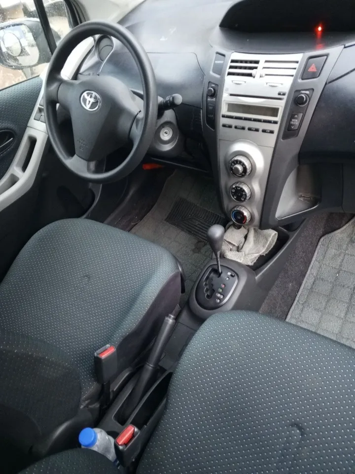 Toyota Yaris Compact 2007 Automatic – photo 4