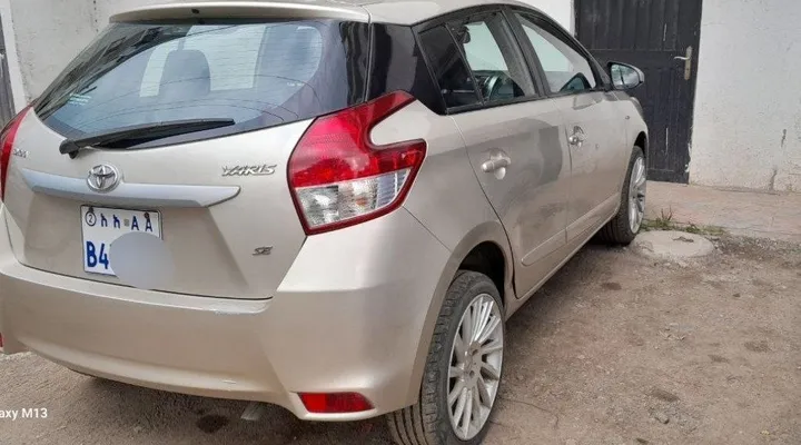 Toyota Yaris Compact 2015 Automatic – photo 6