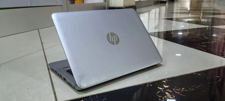 HP EliteBook 820 G3 i5 Laptop – photo 3