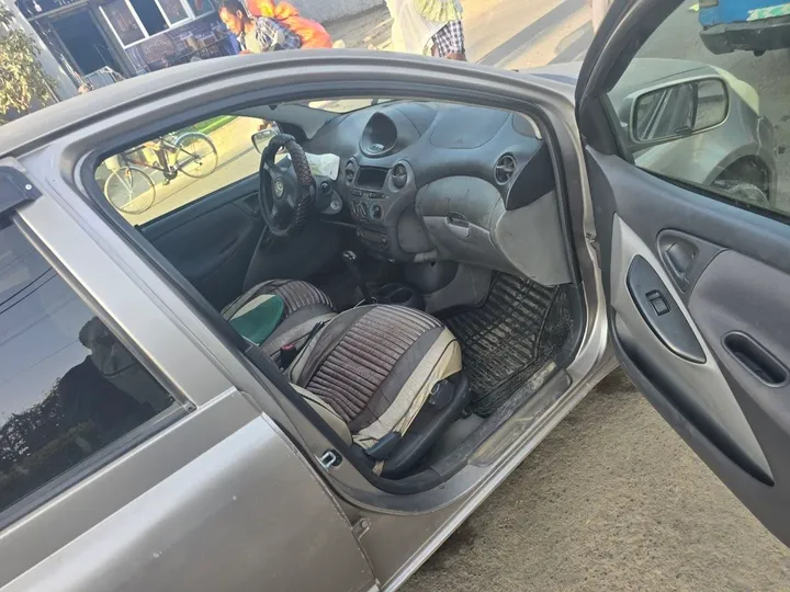 Toyota Vitz 2003 – photo 4
