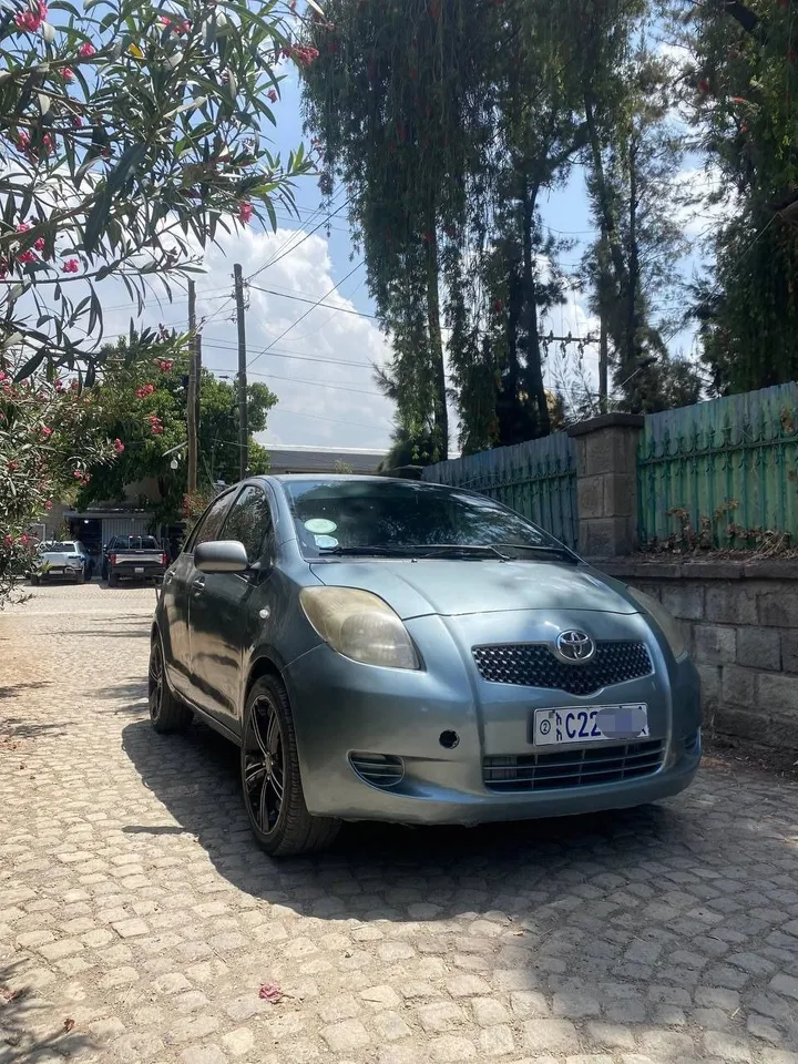 Toyota Yaris Compact 2007 – photo 3