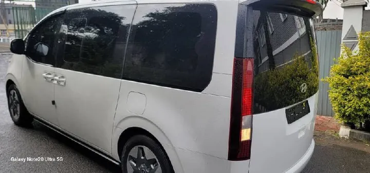 Hyundai Staria Hybrid 2025 – photo 6
