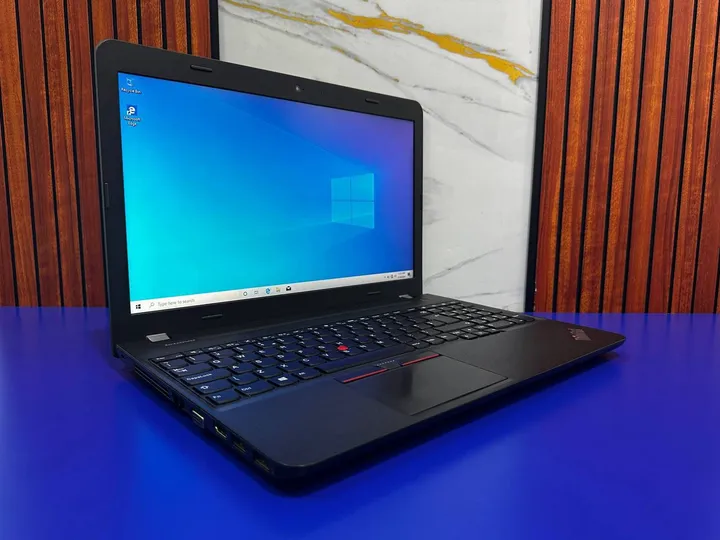 Lenovo ThinkPad E560 i5 Laptop – photo 3