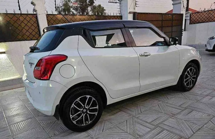 2022 Suzuki Swift 1.2L Automatic – photo 4