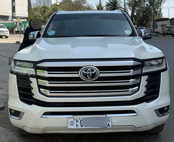 Toyota Land Cruiser GXR 2022 – photo 4