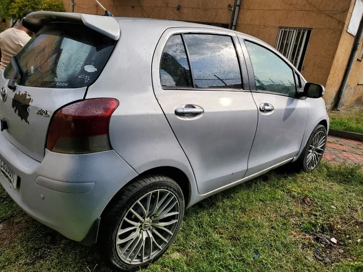 Toyota Yaris Compact 2008 Automatic – photo 5