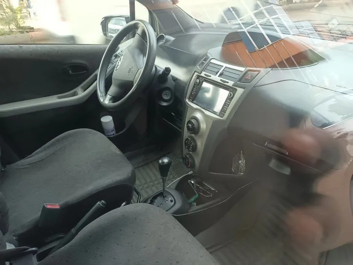 Toyota Compact Yaris 2008 – photo 3