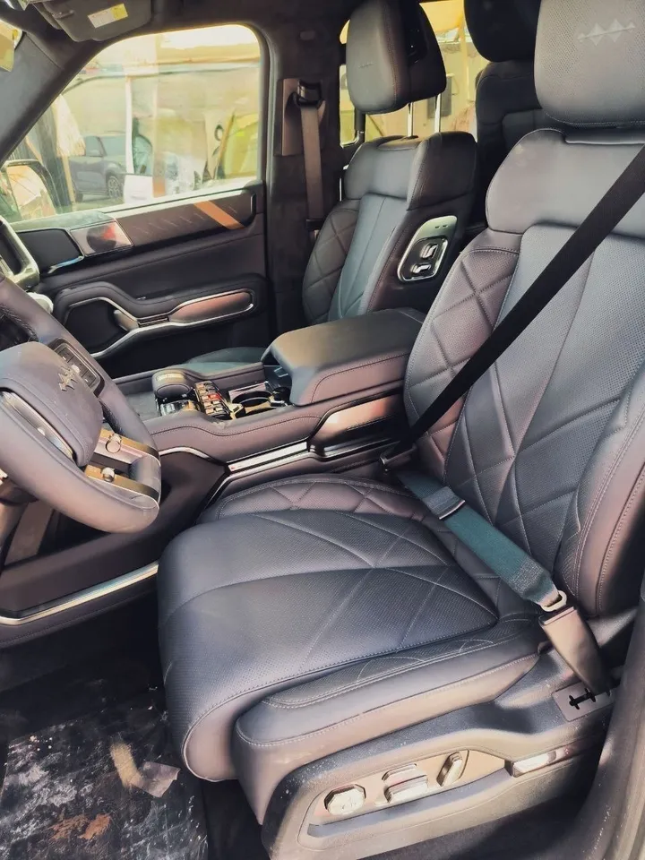 2025 BYD Leopard 8 Plug-in Hybrid SUV – photo 7