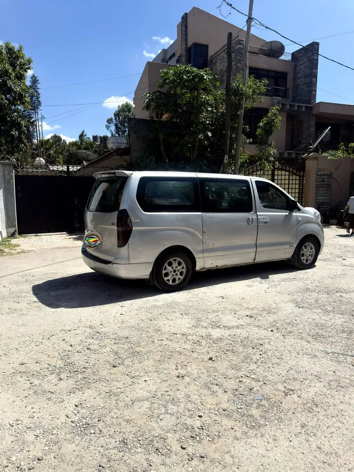 Hyundai Starex 2013 Diesel Van – photo 4