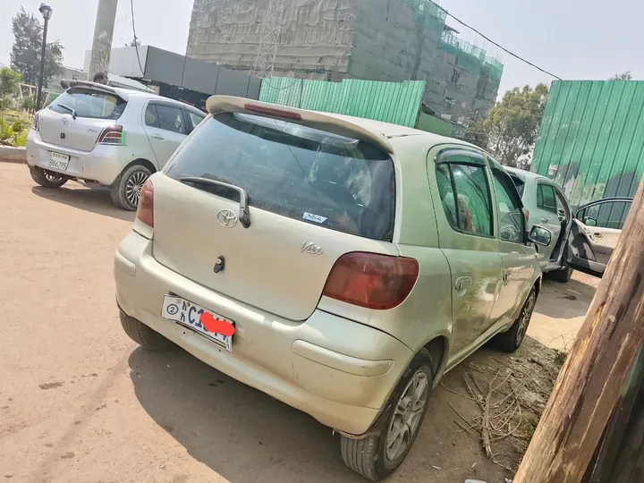 Toyota Vitz 2002 Automatic 1.0L – photo 4