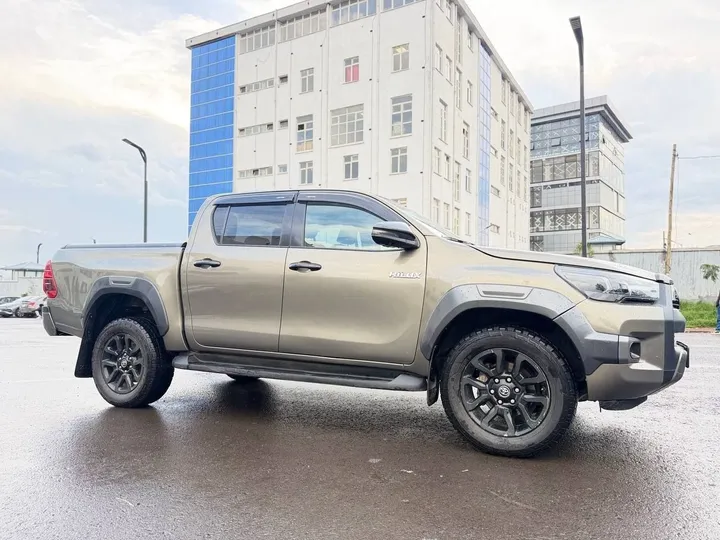 Toyota Invincible Double Cab 2022 – photo 6
