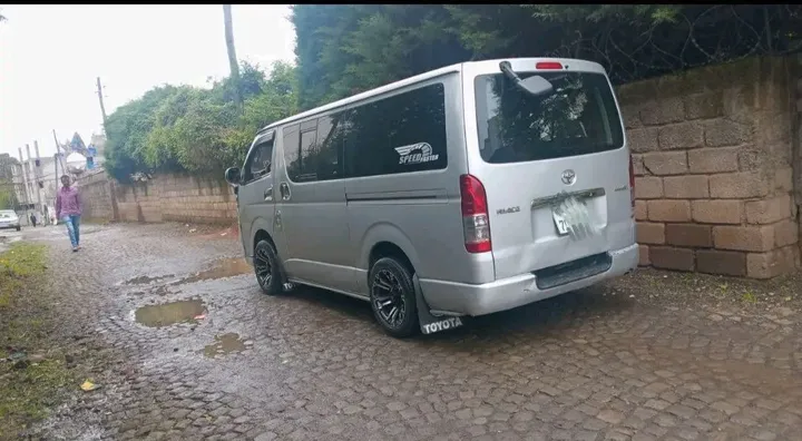 Toyota Hiace Super GL Van 2007 – photo 4